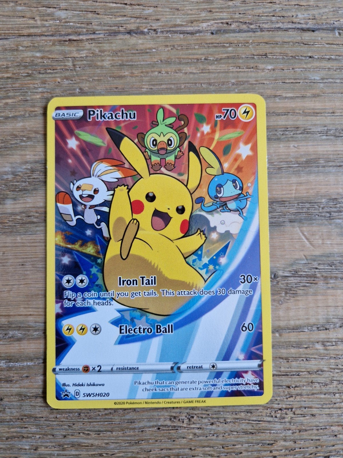 Pikachu SWSH020 Promo Pokémon Kaart, Ophalen of Verzenden, Zo goed als nieuw, Losse kaart