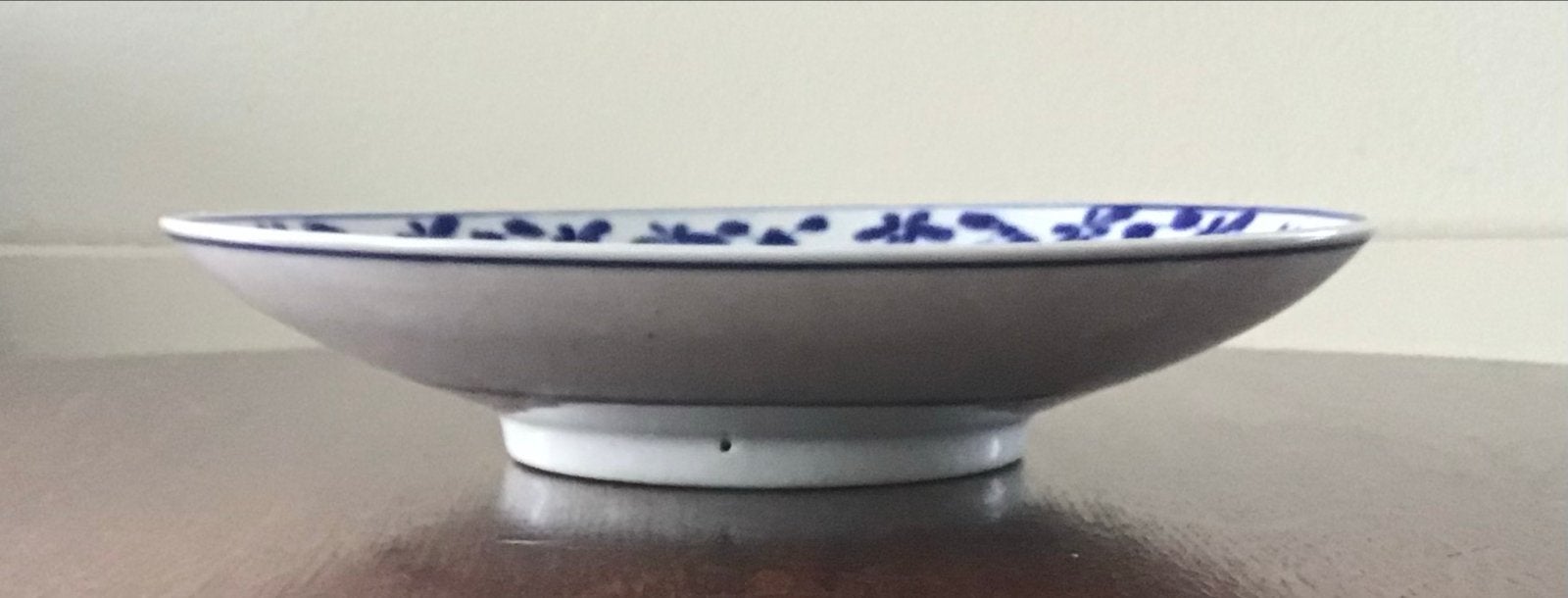 Antiek Chinees Blauw-Wit Porseleinen Bord met Bloemmotief, Antiek en Kunst, Ophalen of Verzenden