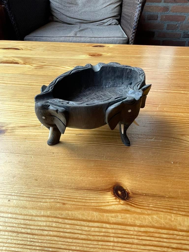 Asbak met oliefantdetails, Ophalen of Verzenden