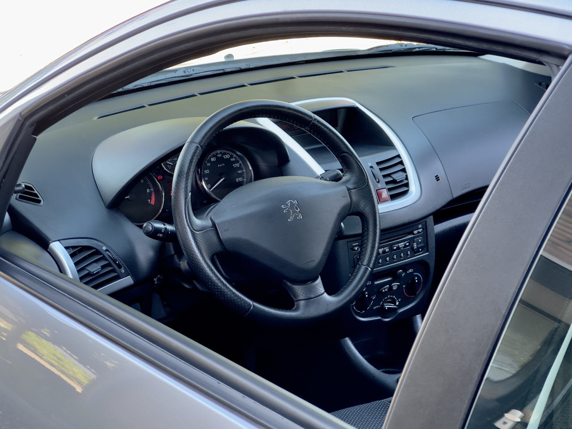 Peugeot 206+ 1.4 XS AIRCO LED LMV (bj 2009), Auto's, Voorwielaandrijving, 206+, Origineel Nederlands, Handgeschakeld