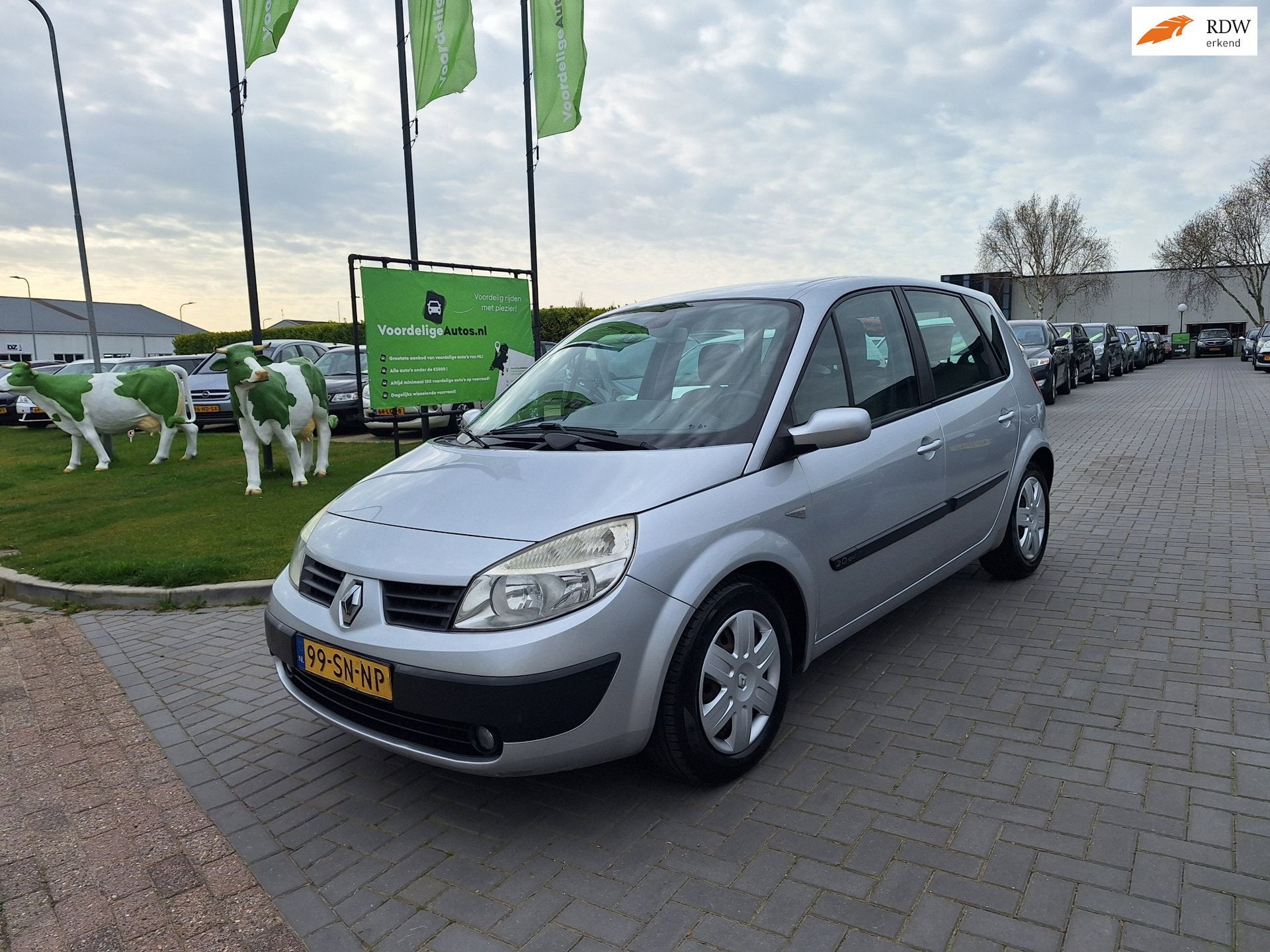 Renault Scénic 2.0-16V Dynamique Comfort / AUTOMAAT / APK j, Auto's, Renault, 1998 cc, 135 pk, 4 cilinders, Origineel Nederlands