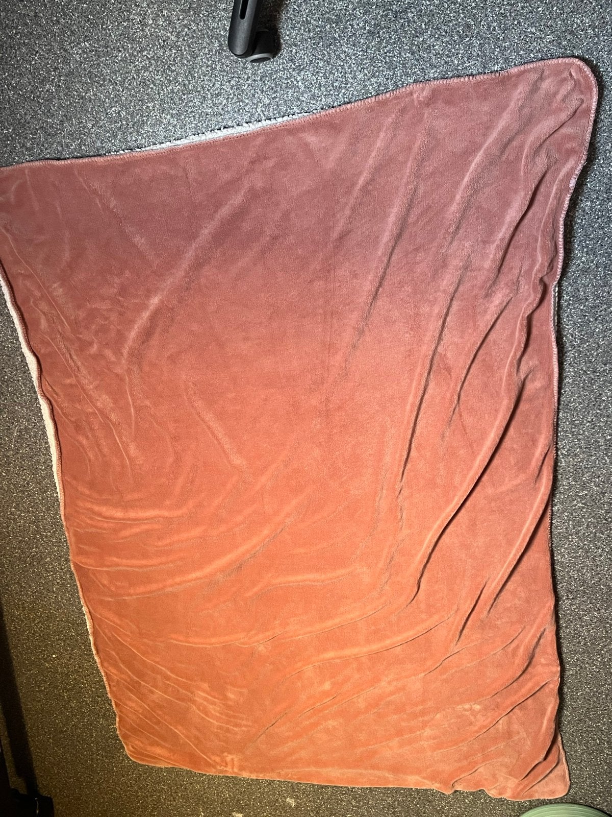 Flecee deken oude roze met wit zo snel mogelijk weg!, Ophalen, Gebruikt, Fleecedeken