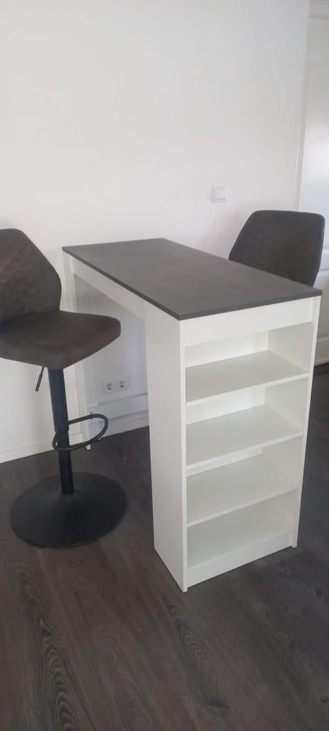 Bar tafel met hoge stoelen, Ophalen, Zo goed als nieuw