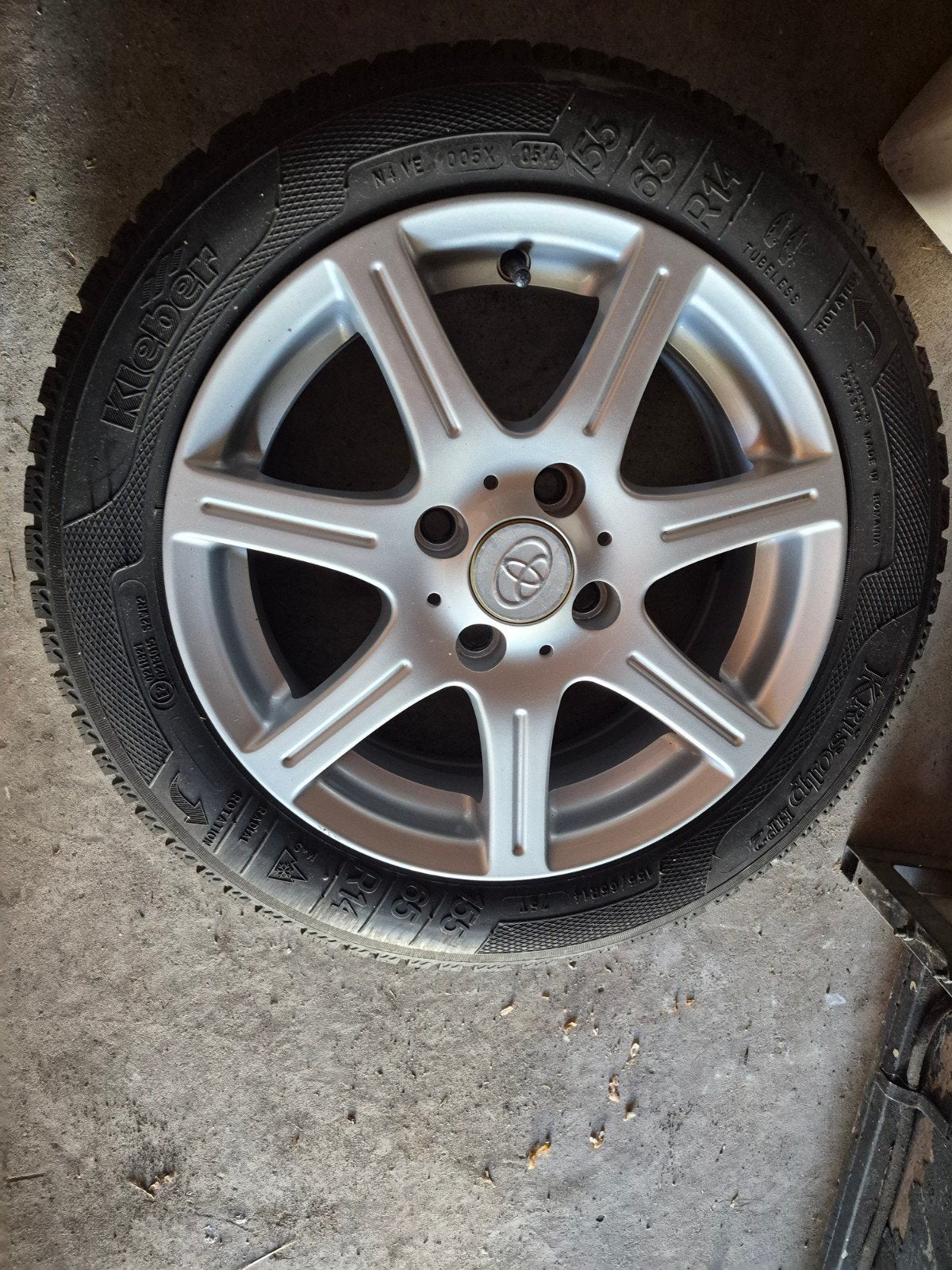 Toyota Ayco 14inch Winterbanden met velgen - Kleber Krisalp, Ophalen, 14 inch, Gebruikt, 155 mm