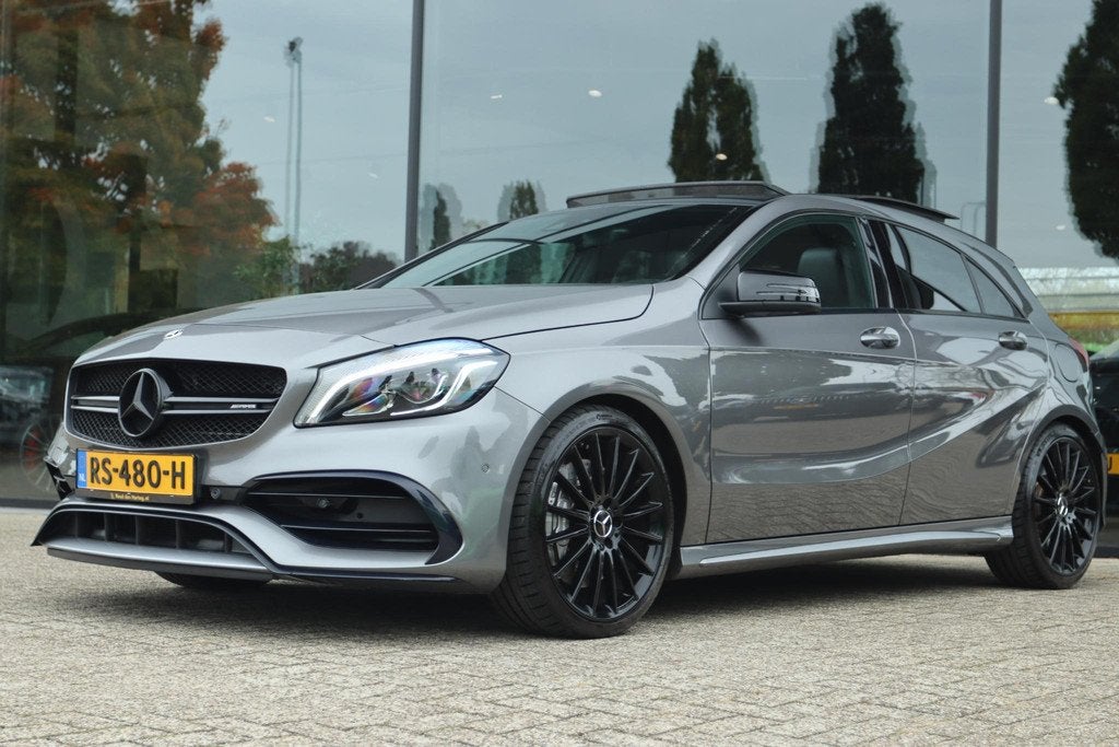 MERCEDES-BENZ A-KLASSE AMG 45 4MATIC 381PK | PANO | CARPLAY, Auto's, Mercedes-Benz, Automaat, Gebruikt, Euro 6, 4 cilinders