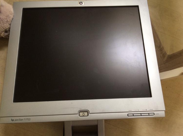 HP Pavilion f1703 Monitor - 17 inch LCD Scherm, Ophalen, Gebruikt, Kantelbaar, Onbekend