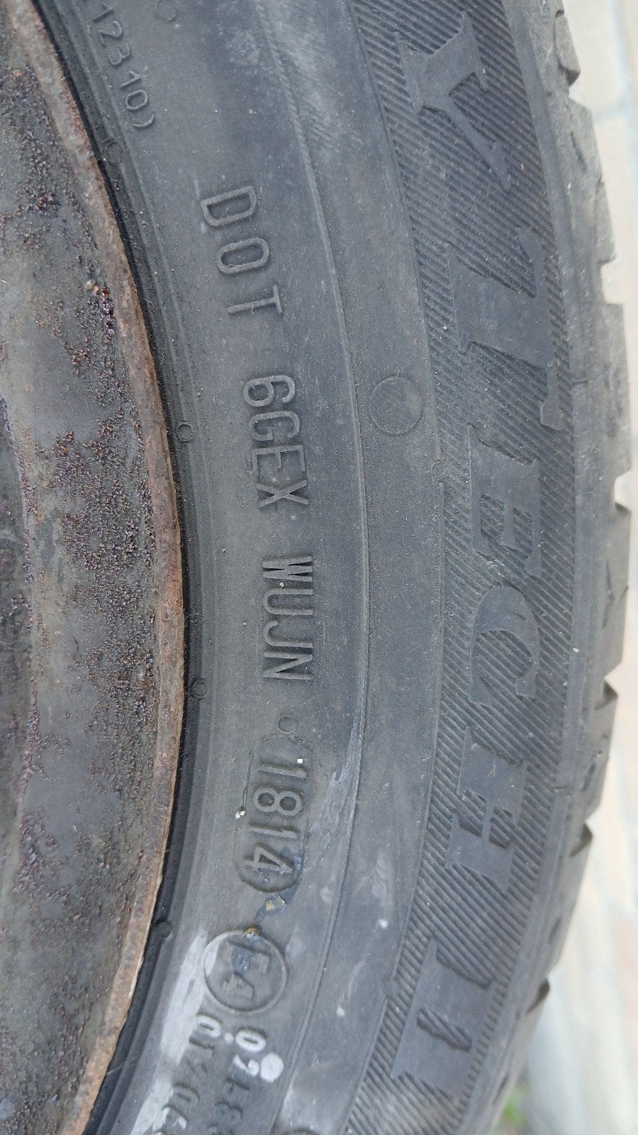 Foto 6 van 4 zomerwielen op velg. 175/65 R14