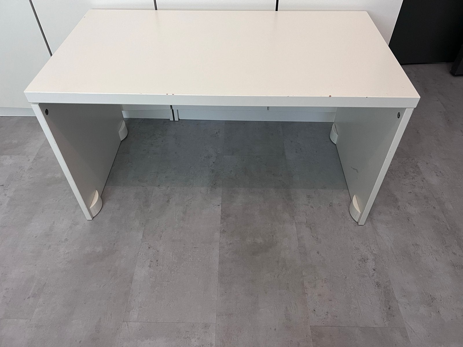 Wit klein Ikea Stuva bureau - Compact en functioneel, Ophalen, Gebruikt, Spaanplaat of MDF, IKEA