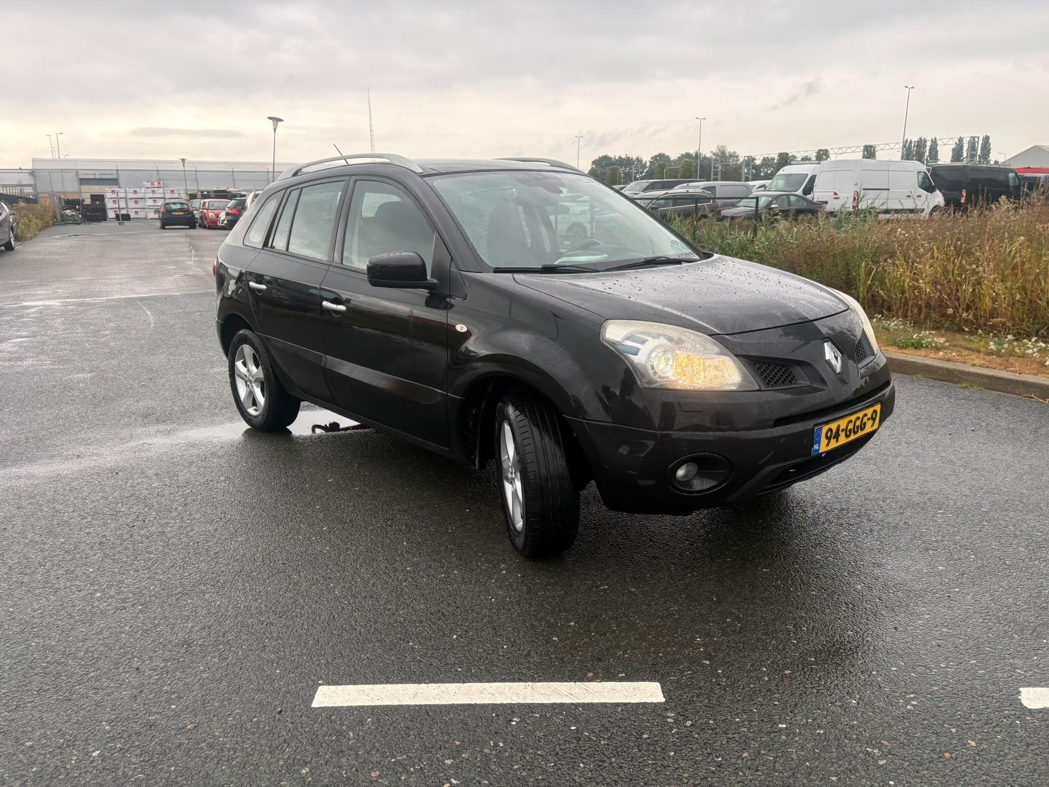 Renault Koleos 2.5 Dynamique Luxe Clima, cruise, pano, pdc,, Voorwielaandrijving, 4 cilinders, 2000 kg, Zwart