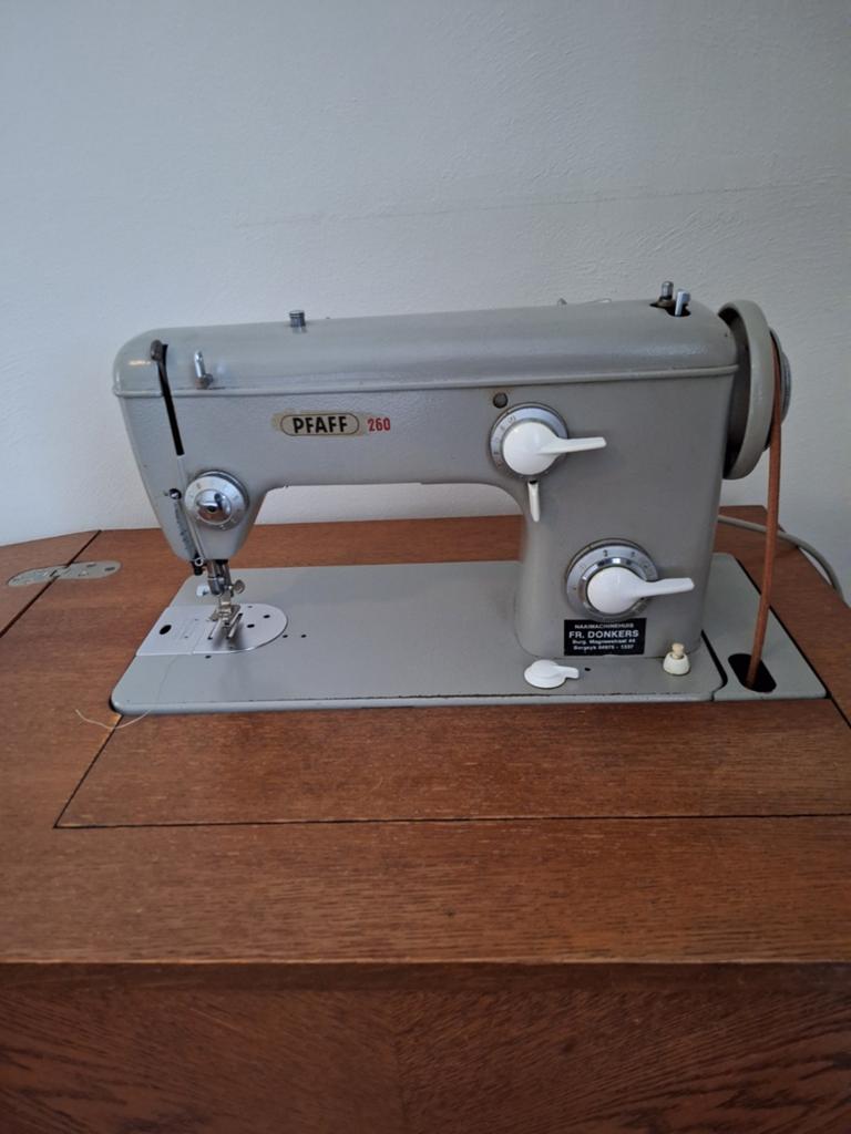 Vintage Pfaff 260 Naaimachine met Meubel, Ophalen, Gebruikt, Naaimachine, Pfaff