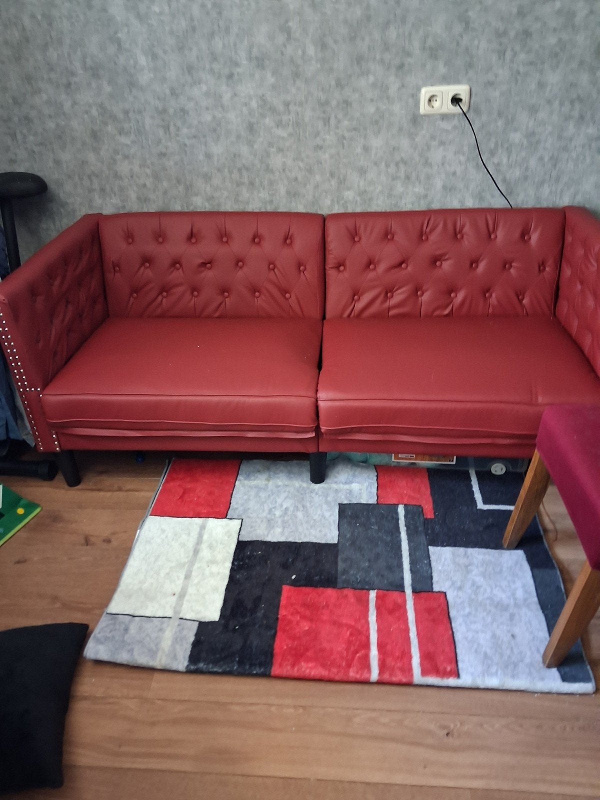 Rode bank en fauteuil - Chesterfield stijl, Ophalen, Kunststof, Gebruikt, 150 tot 200 cm