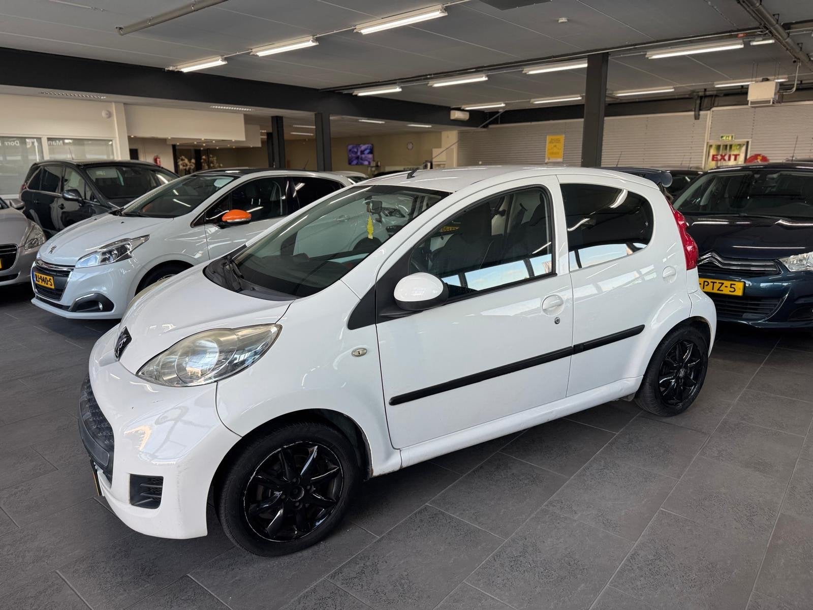 Peugeot 107 1.0-12V XS 5-deurs airco elektrische ramen lm-ve, Auto's, Voorwielaandrijving, Dealer onderhouden, Stof, Gebruikt