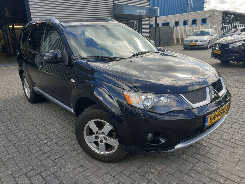 Mitsubishi Outlander 2.4 Intro Edition 2WD, Auto's, Mitsubishi, Voorwielaandrijving, Stof, 4 cilinders, 1465 kg