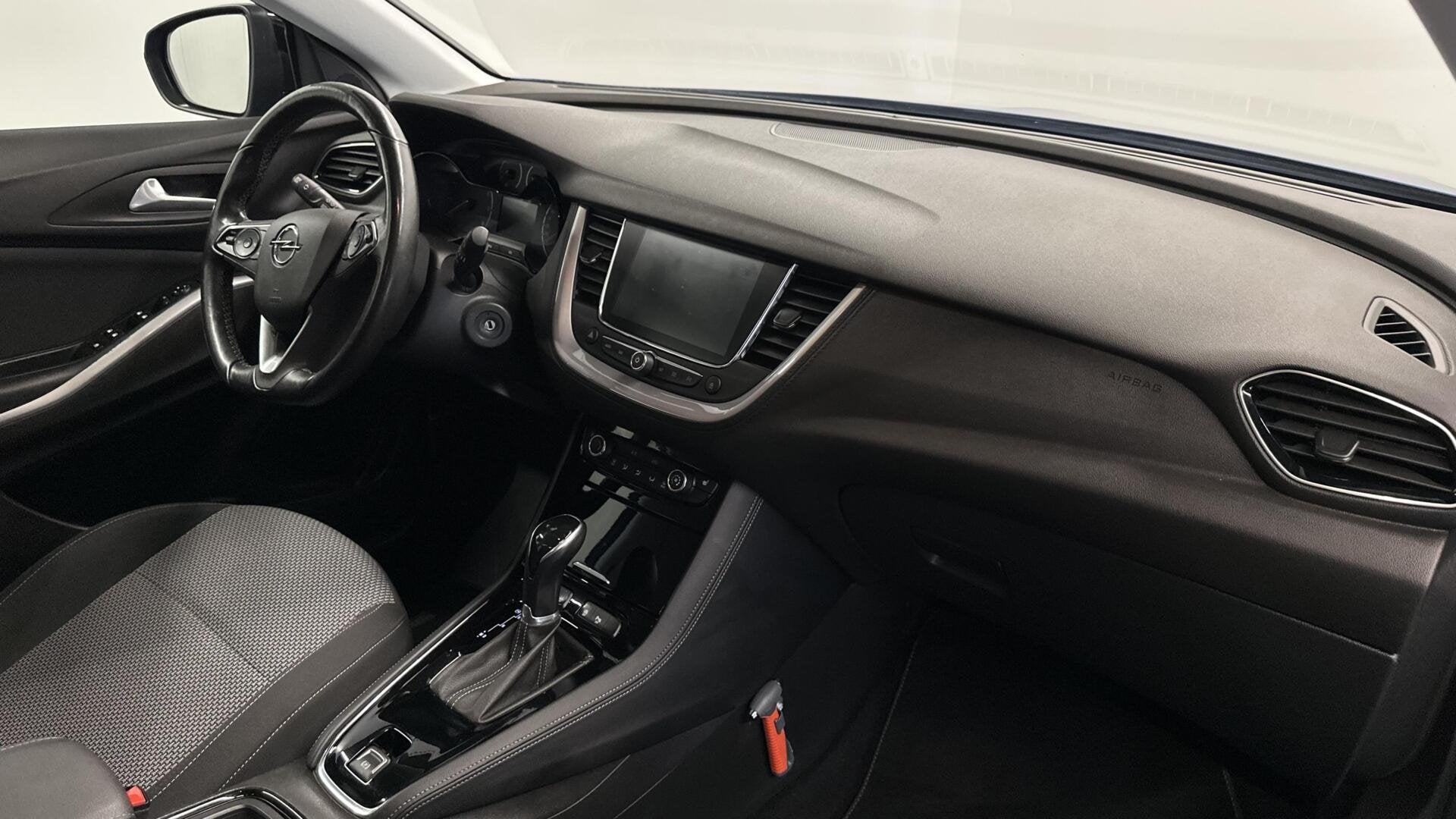 Foto 18 van Opel Grandland X 1.2 Turbo Innovation AUTOMAAT STOELVER CRUI