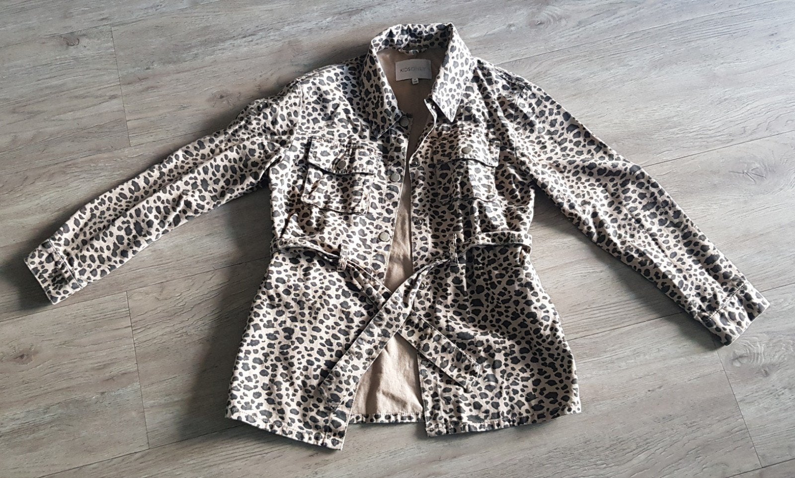 Leopardprint jasje met ceintuur - maat 140, Meisje, Kids Only, Ophalen of Verzenden, Zo goed als nieuw
