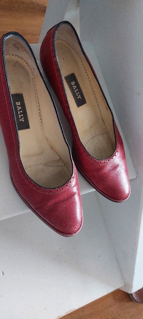 Bally rode pumps met lage hak maat 37,5, Pumps, Ophalen of Verzenden, Zo goed als nieuw, Bally