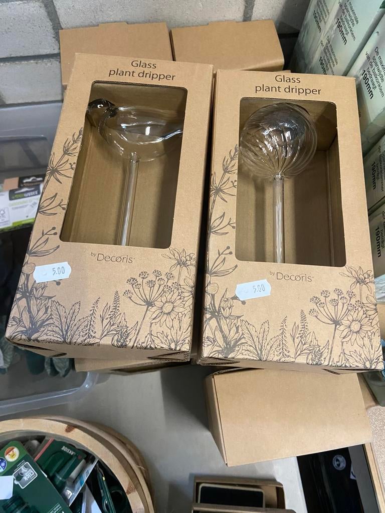 Plantenbewateraar dispencer 5 euro per stuk, Ophalen, Halfschaduw, Minder dan 100 cm
