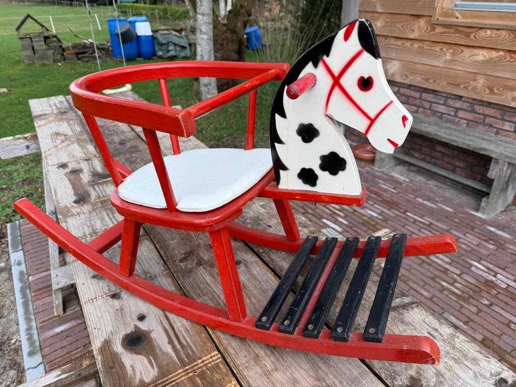 Houten hobbelpaard, Ophalen, Gebruikt