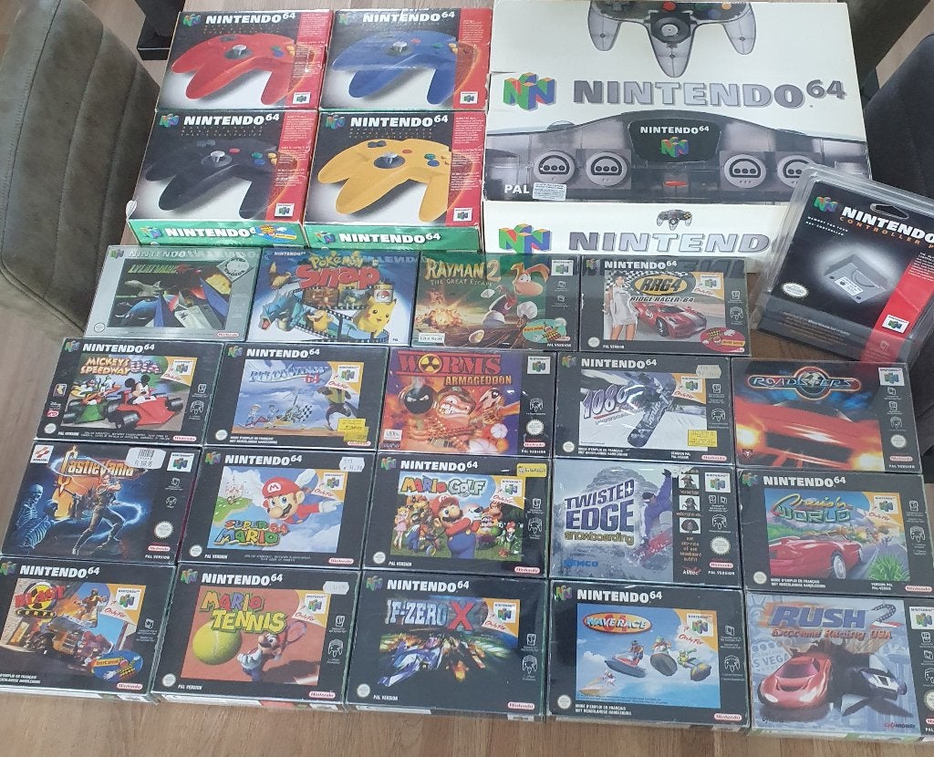 Nintendo 64 Smoke Grey, controllers en spellen, Ophalen of Verzenden, Gebruikt, Met 3 controllers of meer, Met games
