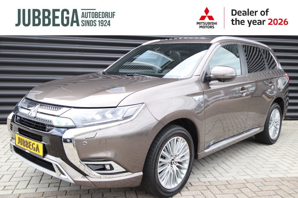 Mitsubishi Outlander 2.4 PHEV Instyle Leder, Opendak, Adapti, Automaat, 12 maanden, Zwart, 4 cilinders