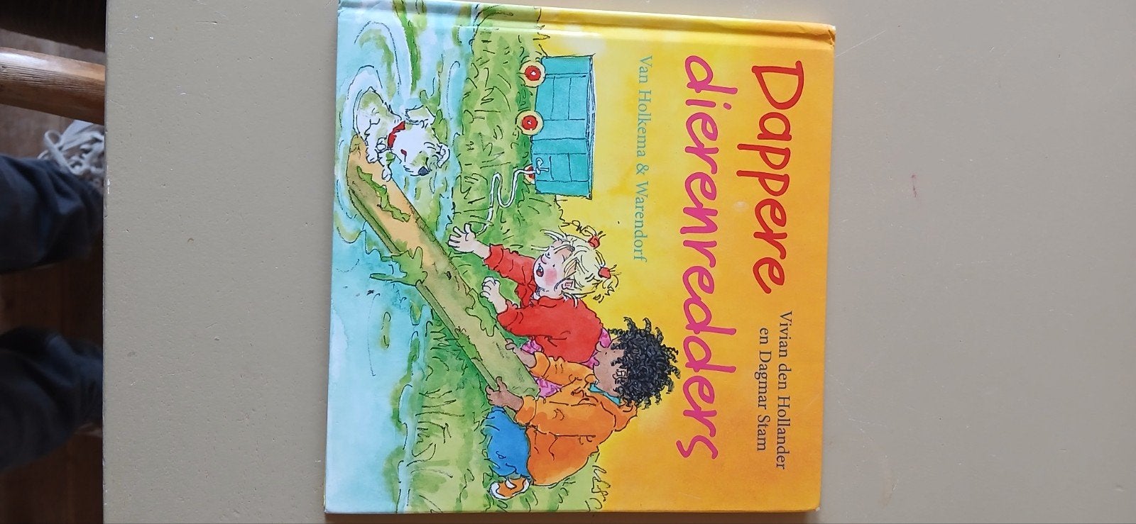 Dappere dierenredders - Vivian den Hollander, Gelezen, 5 of 6 jaar, Fictie algemeen, Jongen of Meisje