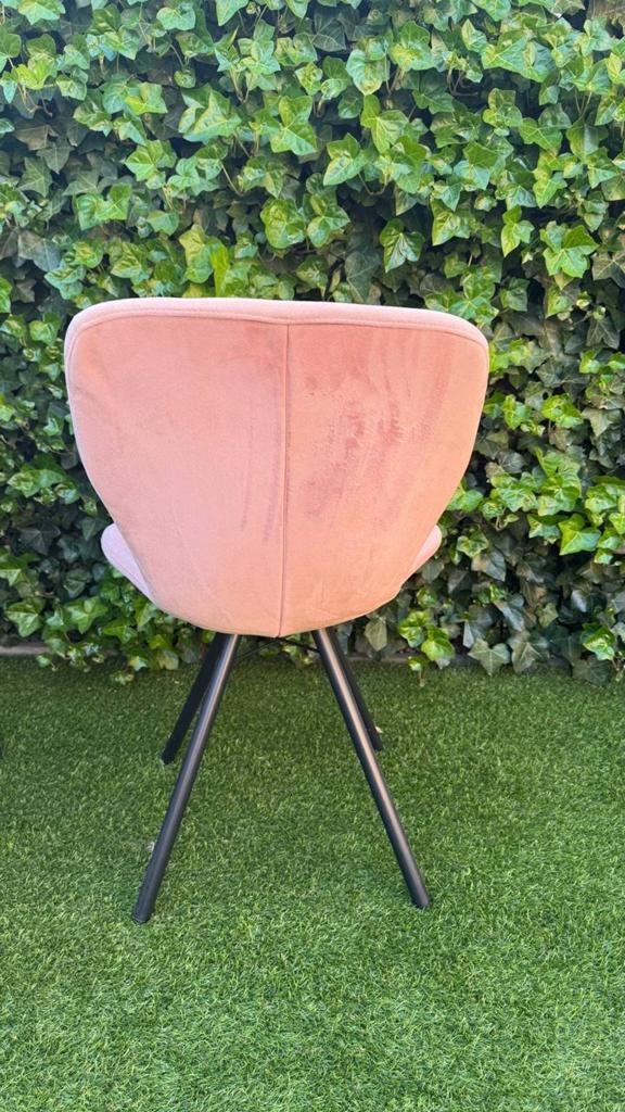 Roze fluwelen stoel met zwarte poten, Ophalen, Overige kleuren, Zo goed als nieuw, Metaal