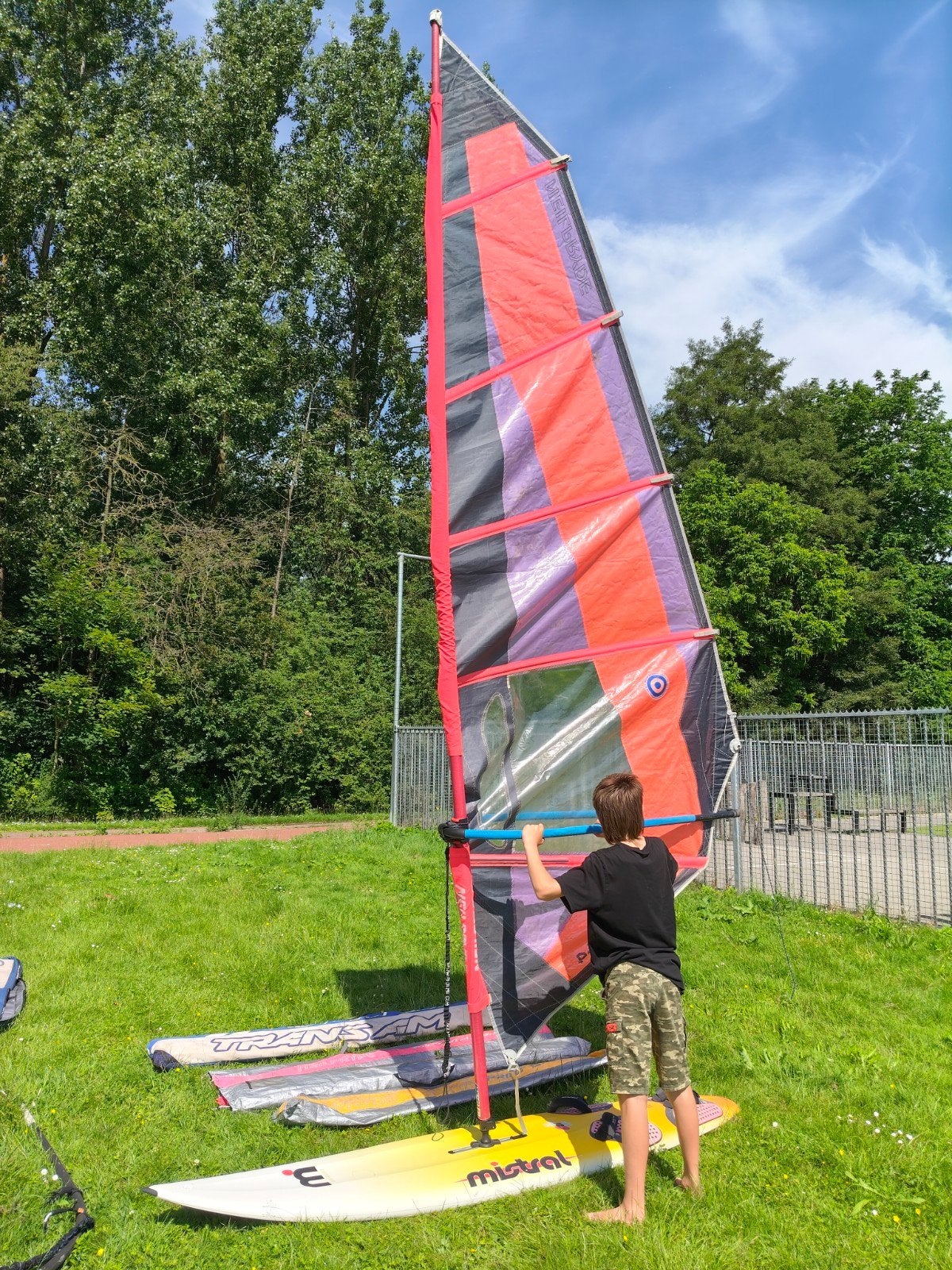 Complete Windsurf Set: Mistral Board met 4 Zeilen & Extra's, Ophalen