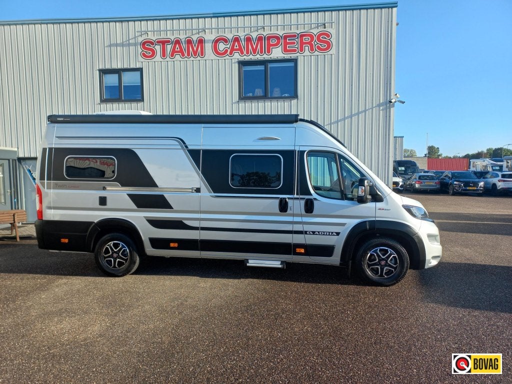 Adria Twin Supreme 640 SLB dakairco 1e eig solar, Automaat, Buscamper of Camperbus, Ringverwarming, Fiat