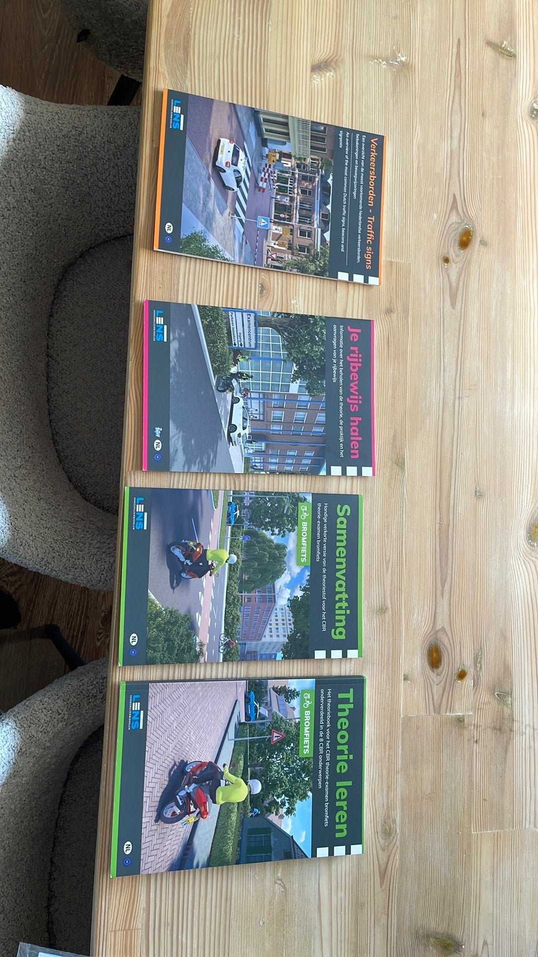 Brommer theorie boeken, Ophalen, Zo goed als nieuw