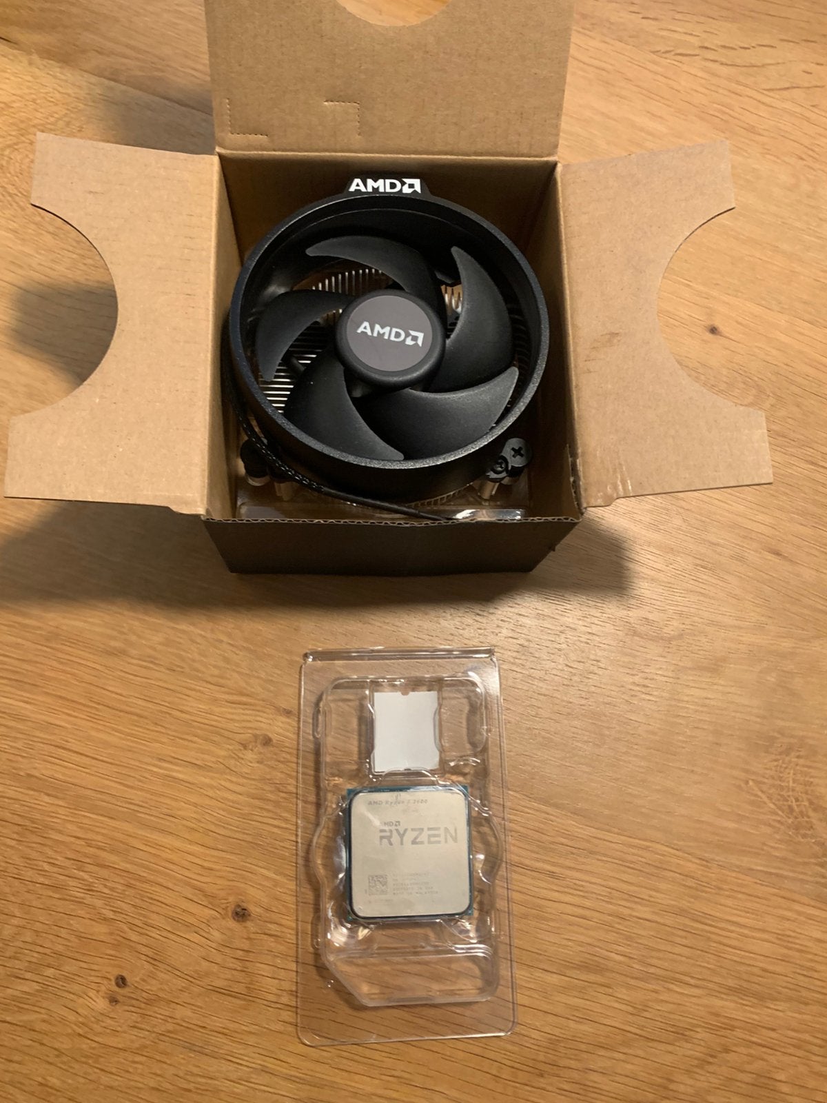 Ryzen 5 2600 met nieuwe wraith stealth koeler, Computers en Software, Processors, Ophalen of Verzenden, Zo goed als nieuw, 3 tot 4 Ghz