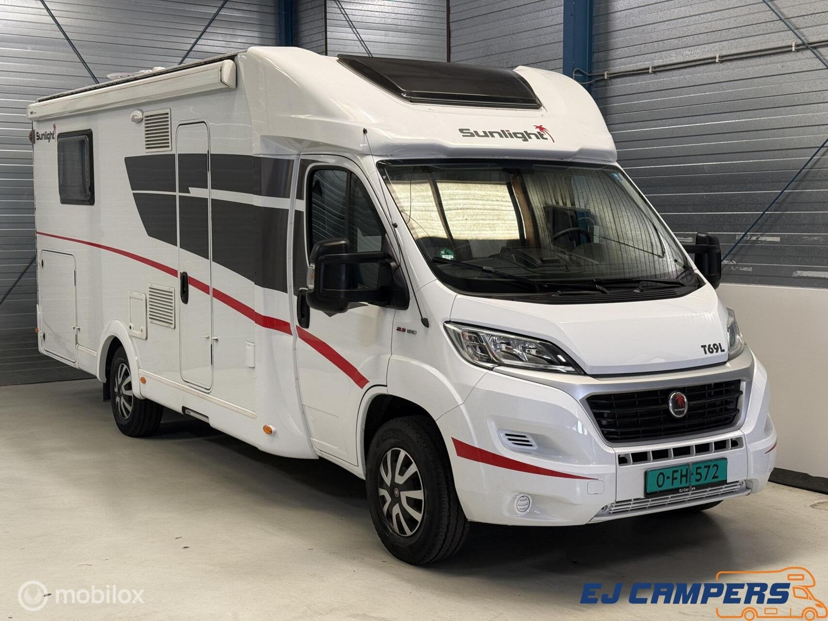 Sunlight T69 L Queensbed + Hefbed! EURO6!, Sunlight, Ringverwarming, 7 tot 8 meter, Bedrijf