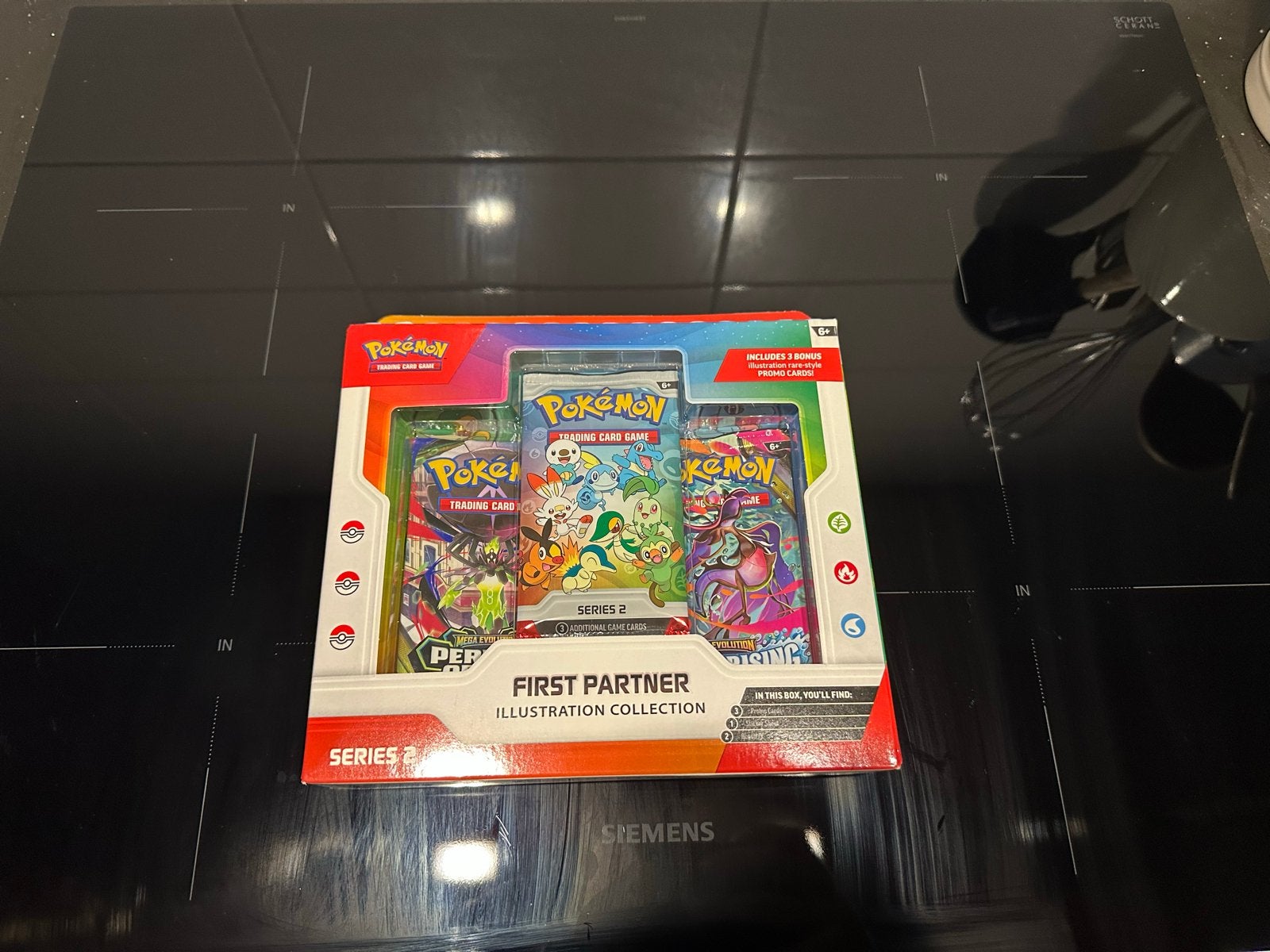 Pokémon First Partner Illustration Collection Series 2, Ophalen of Verzenden, Nieuw, Booster