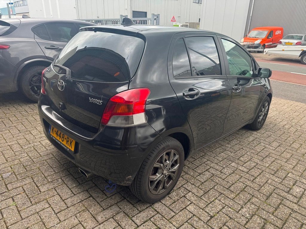 Toyota Yaris 1.3 VVTi Comfort Airco Carplay LM, Voorwielaandrijving, 1025 kg, 101 pk, 4 cilinders