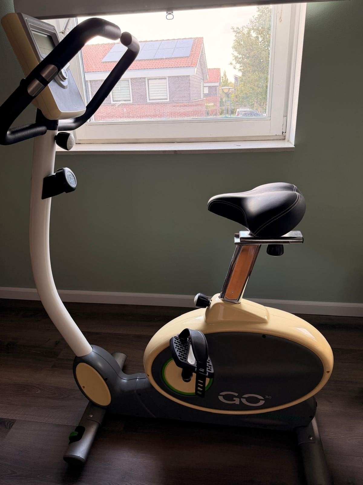 Hometrainer Tunturi GO 50 - Perfect voor thuisworkouts, Sport en Fitness, Ophalen, Gebruikt, Metaal, Benen