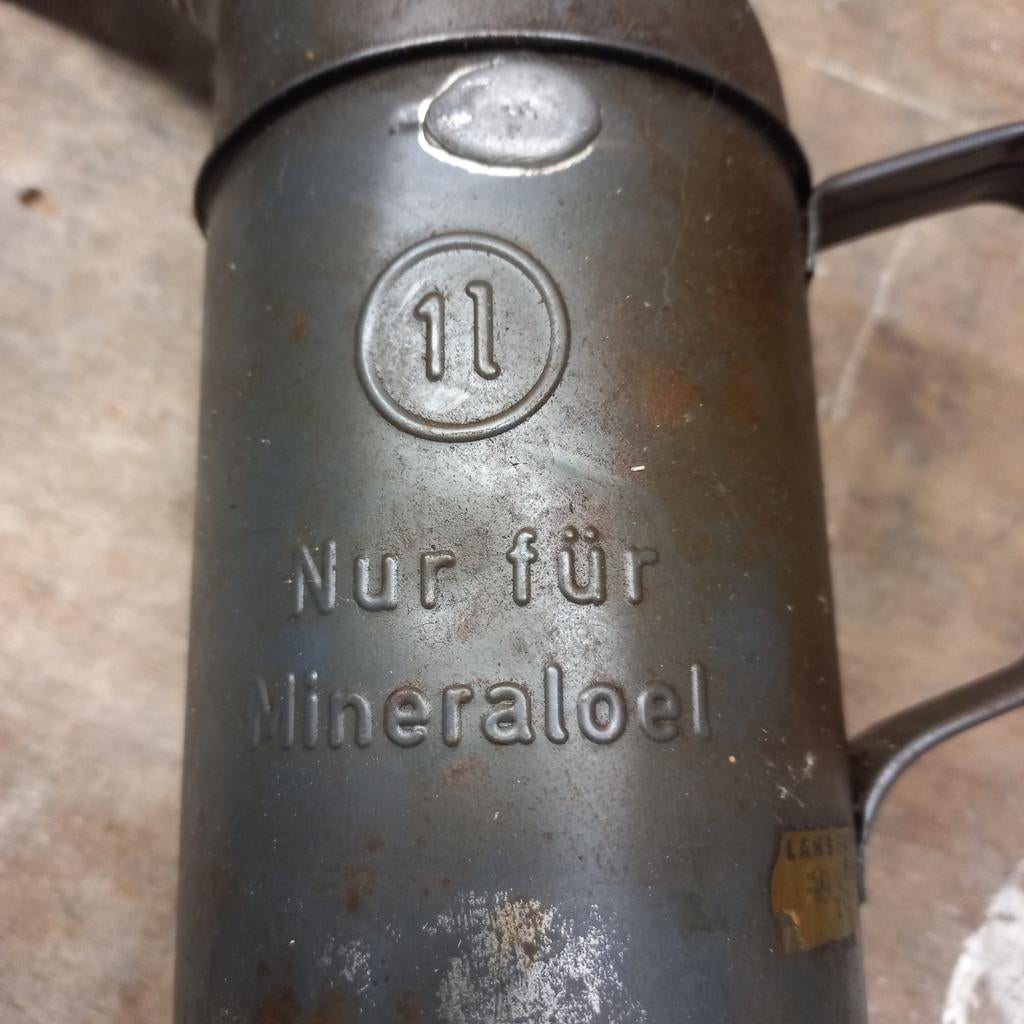 Oude metalen oliekannetje met flexibele tuit, Ophalen of Verzenden