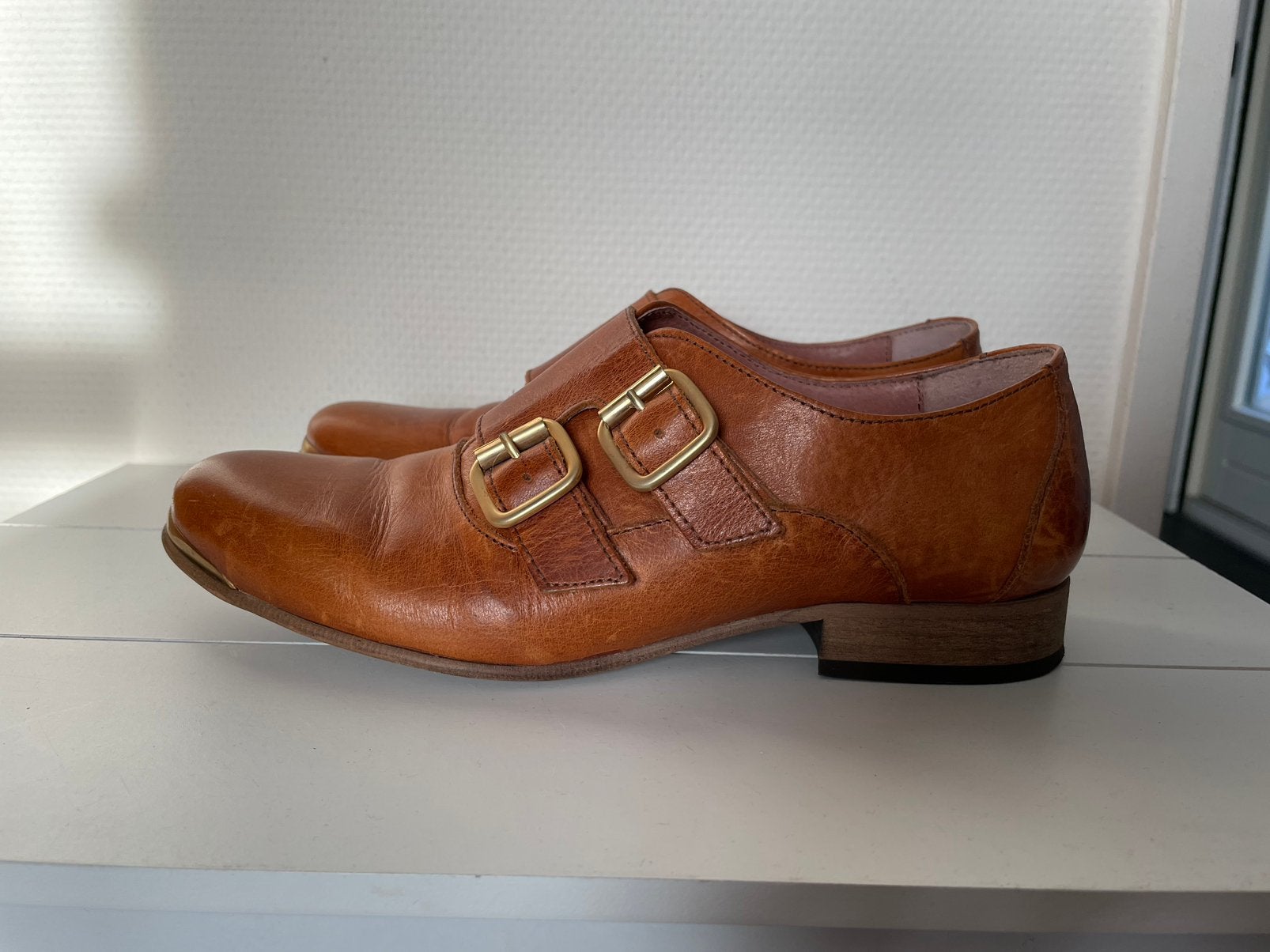 Gespschoenen congac bruin leer Sacha gesp schoen 39, Bruin, Instappers, Ophalen of Verzenden, Zo goed als nieuw