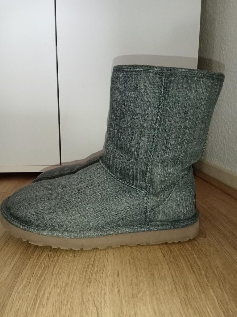 UGG Classic Short Washed Denim Navy Maat 39, UGG, Blauw, Lage of Enkellaarzen, Ophalen of Verzenden