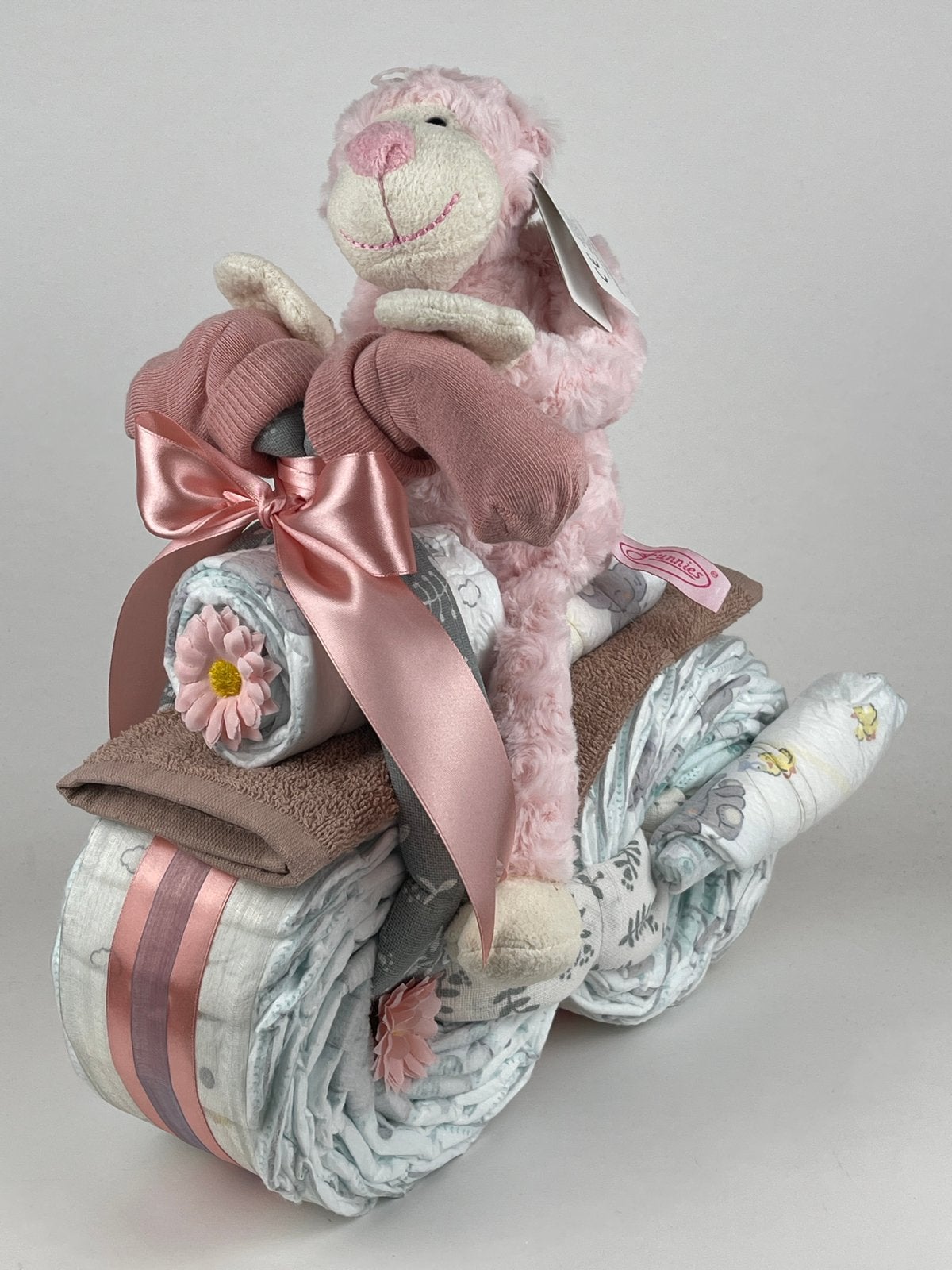 Luiertaart motor luiermotor meisje aap roze, Ophalen of Verzenden, Nieuw, Kraamcadeau