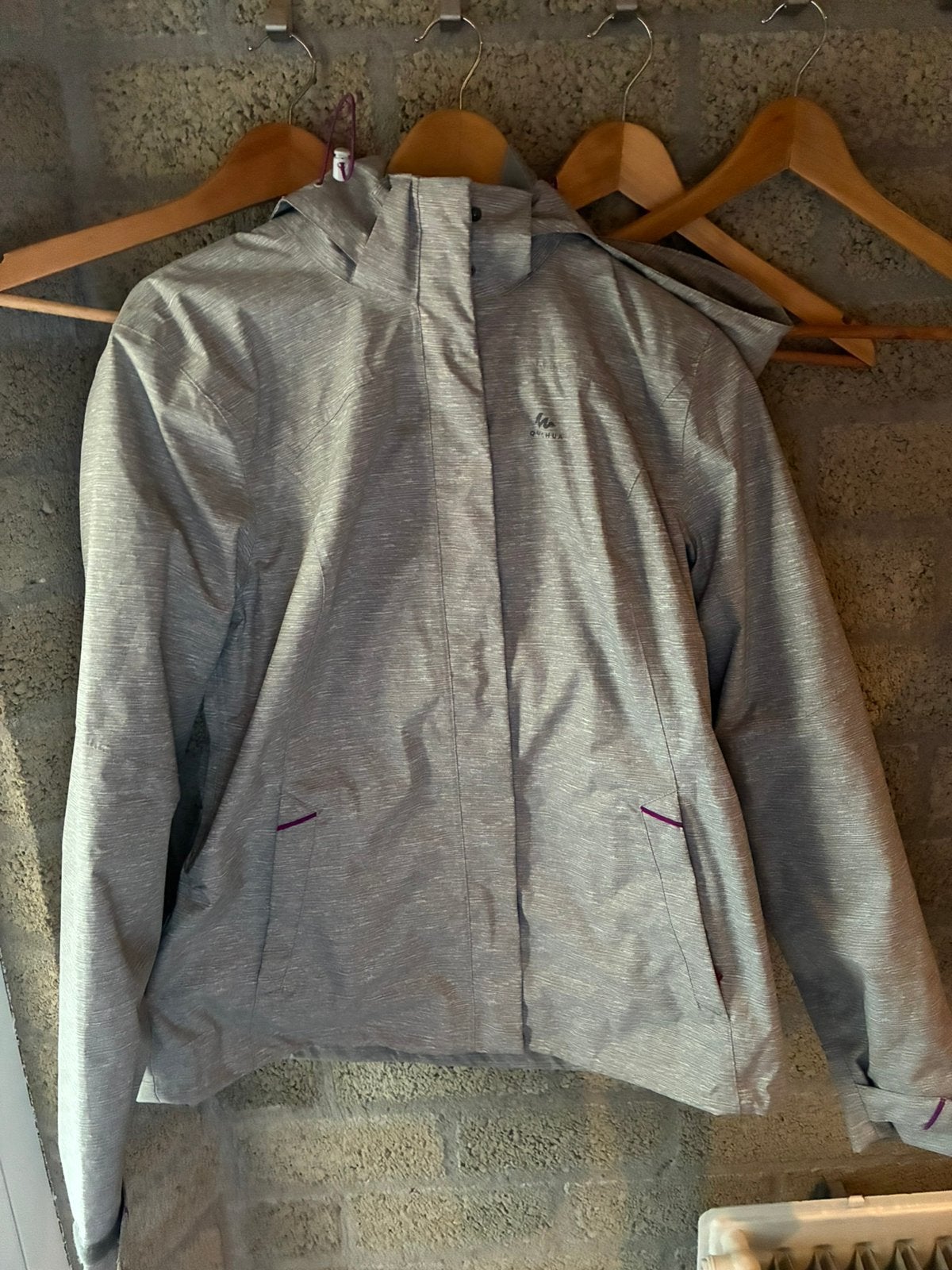 Quechua (Decathlon) regenjas dames – maat L, Ophalen, Zo goed als nieuw, Maat 42/44 (L), Paars