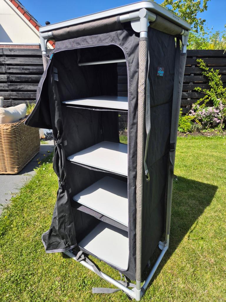 Handige opvouwbare campingkast met planken, Ophalen of Verzenden, Gebruikt