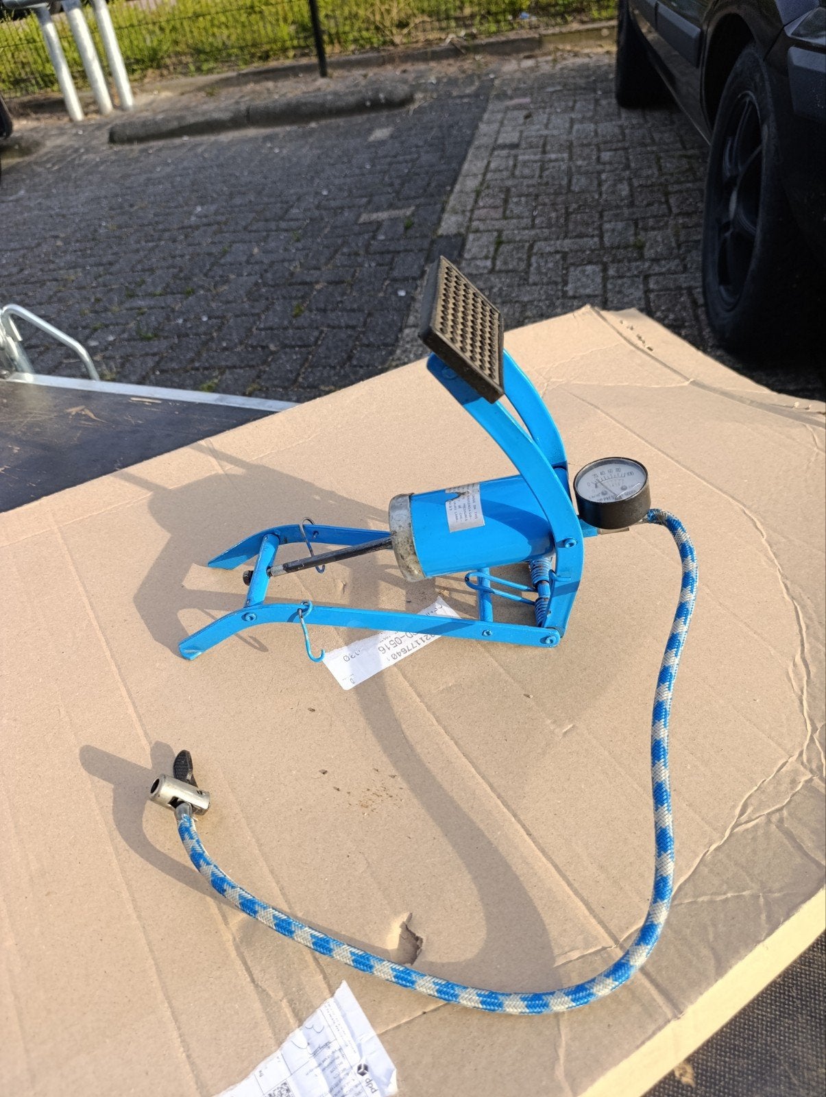 Voetpomp met drukmeter - oud maar werkt goed, Ophalen of Verzenden, Drukmeter, Gebruikt