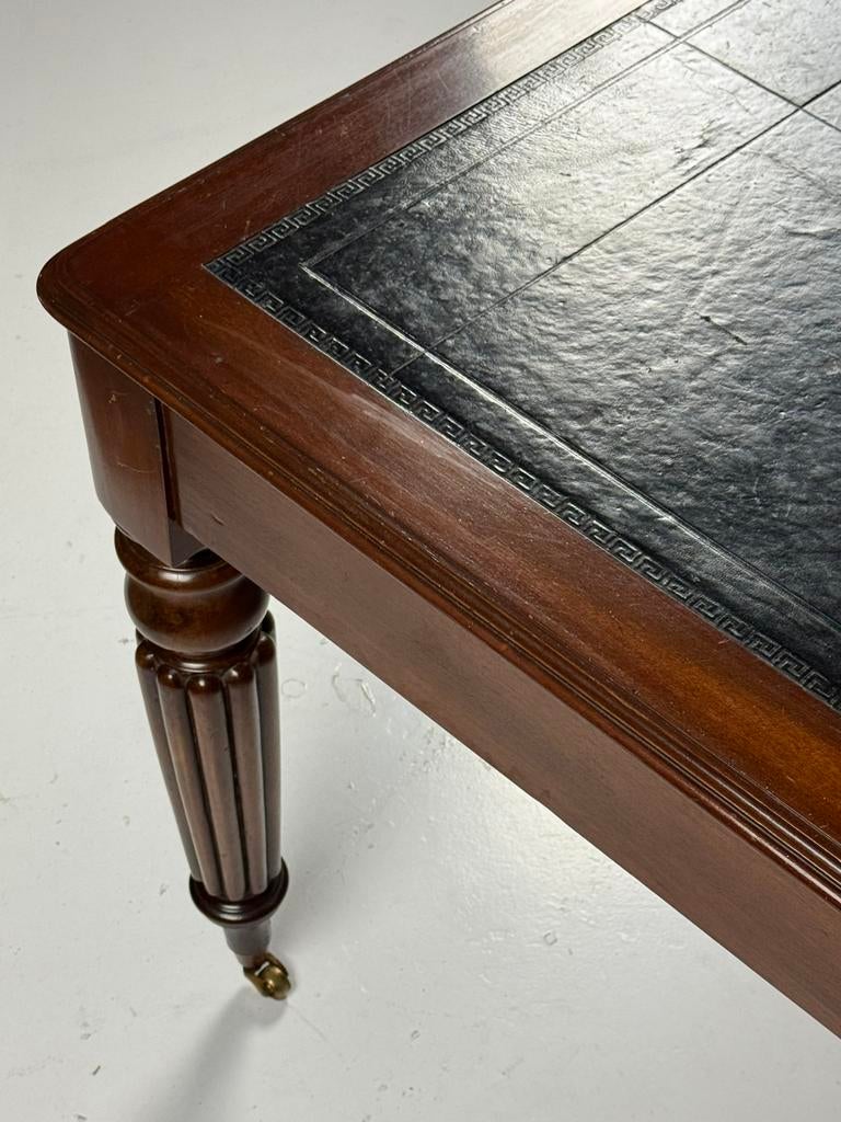 Engelse schrijftafel Bureau Mahonie zwart leder, Ophalen