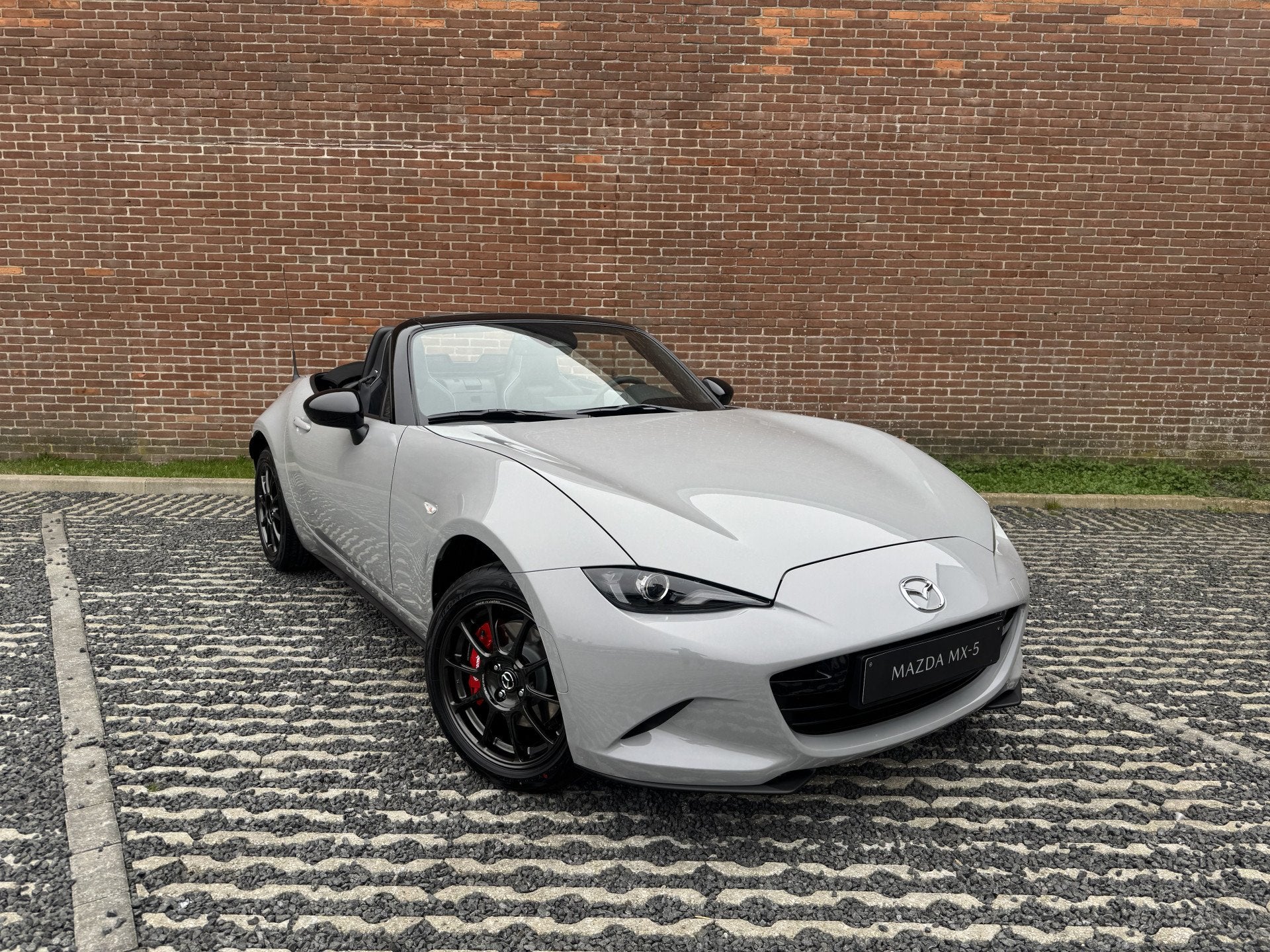 Mazda MX-5 1.5 SkyActiv-G 132 Homura | incl. 10 YEARS DEALS:, Achterwielaandrijving, Zwart, 4 cilinders, Cabriolet