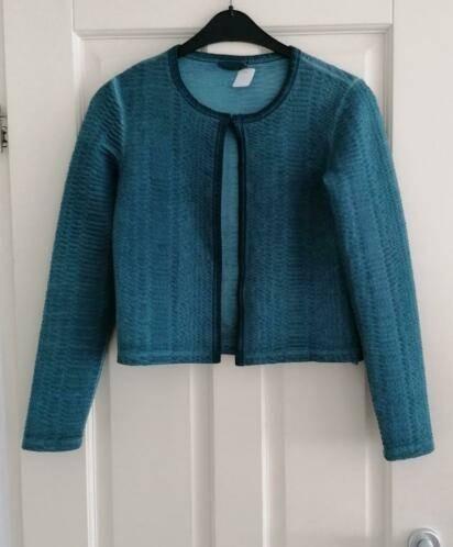 Geisha donker turkoois groen blauw vestje met haakje S 35650, Geisha, Blauw, ., Zo goed als nieuw