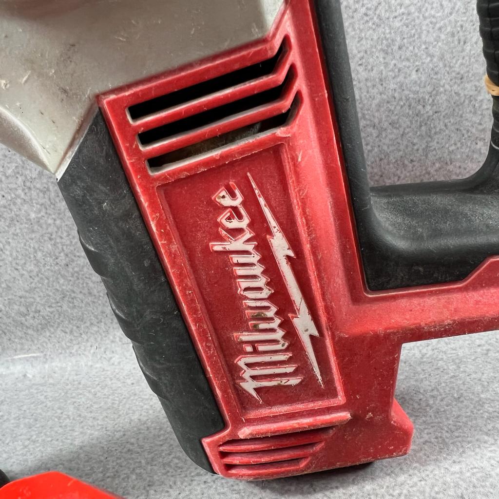 Milwaukee M18 BH en M18 CBL | accu + lader | 401213, Boormachine, Ophalen of Verzenden, Klopboormechanisme, Gebruikt