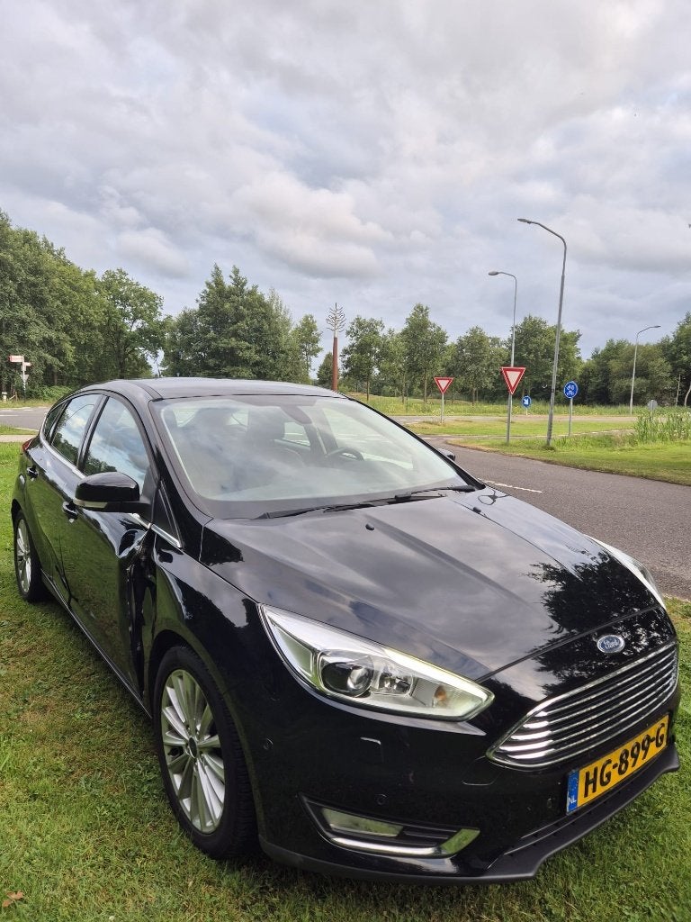 Ford Focus 1.5 Ecoboost 110KW 5-D 2015 Zwart, 1225 kg, 4 cilinders, Zwart, Origineel Nederlands