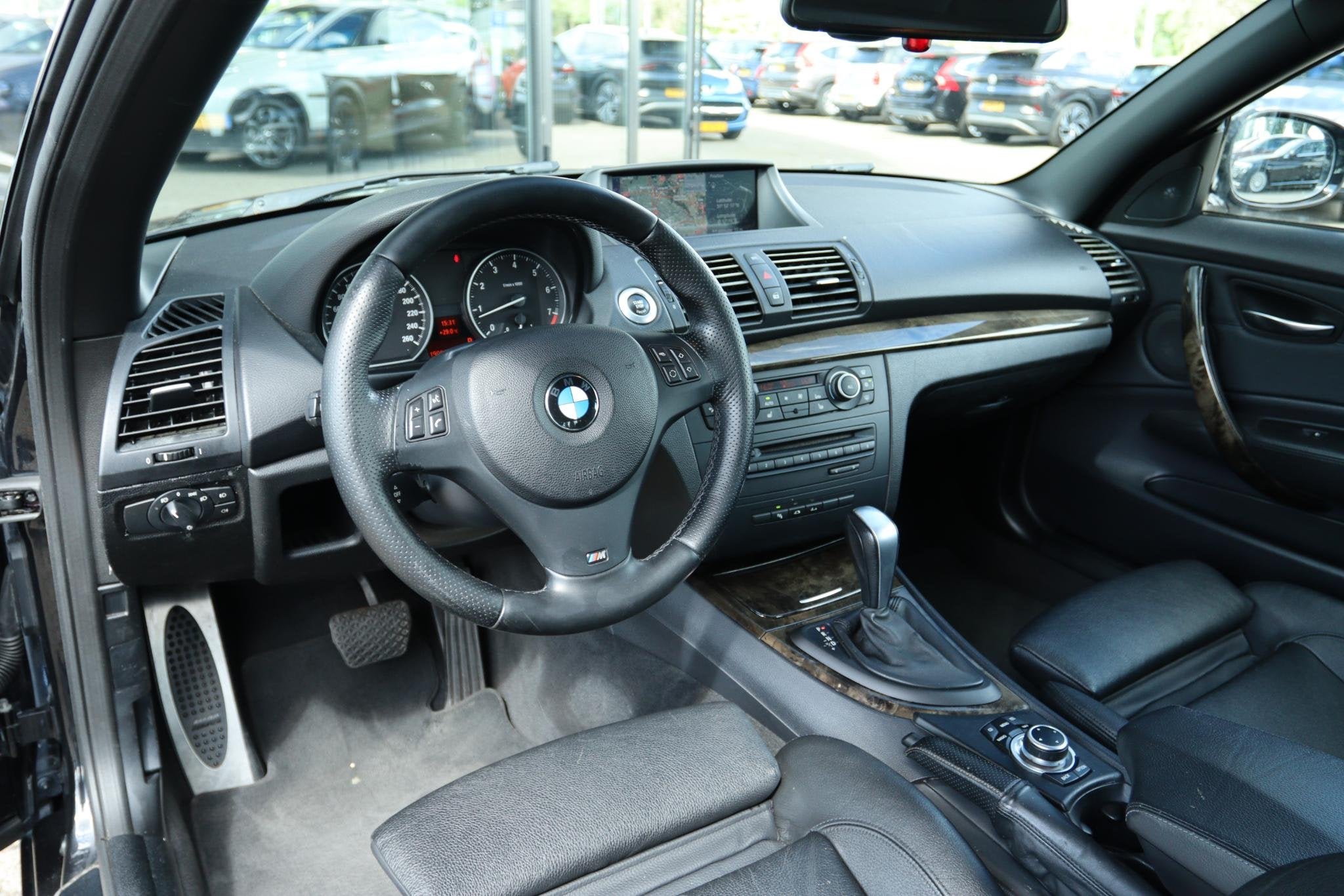 BMW 1-SERIE CABRIO 125I HIGH EXECUTIVE M-SPORT | XENON | LED, Auto's, Euro 5, Achterwielaandrijving, Gebruikt, Zwart