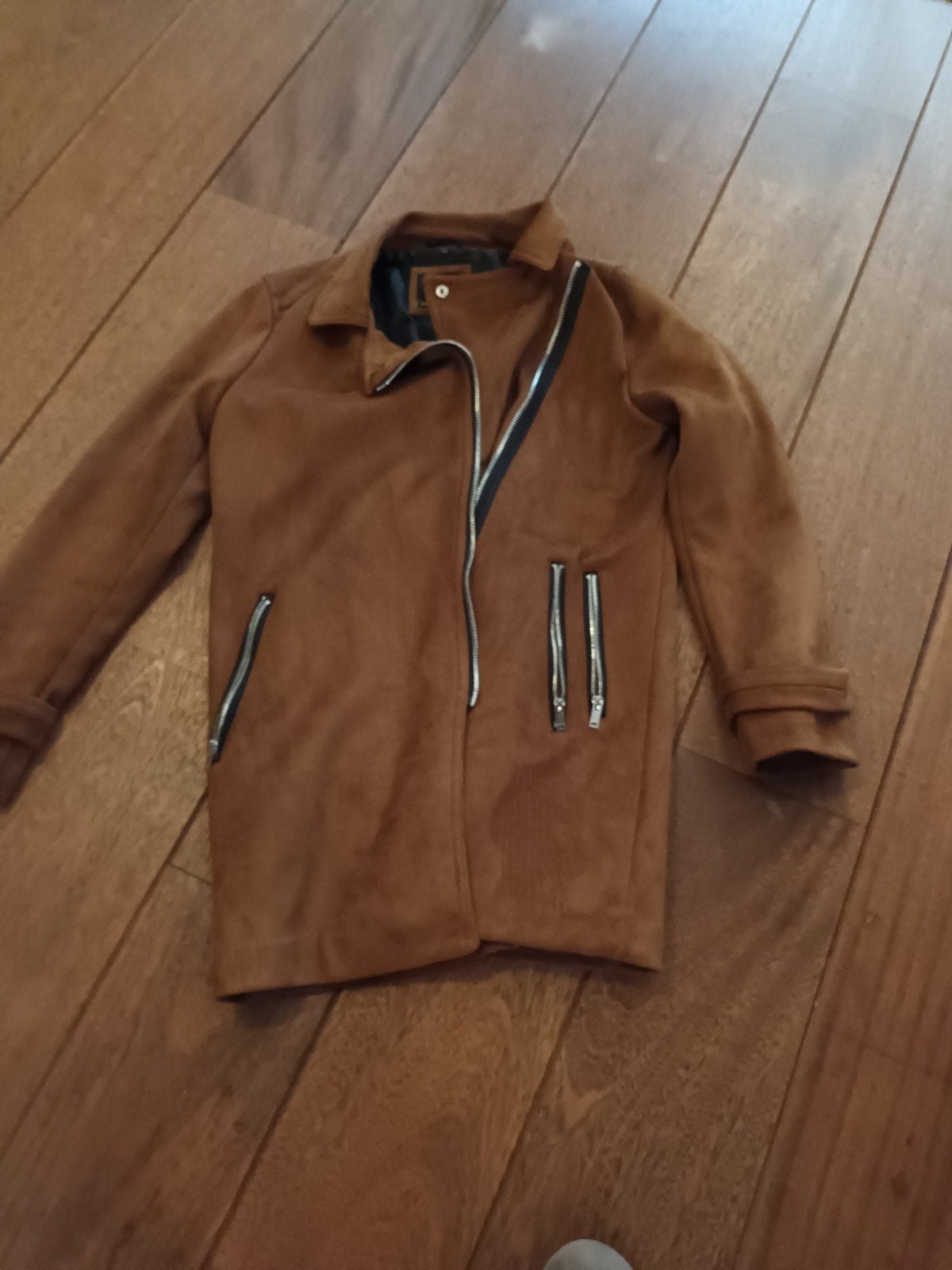 Bruine suède look jas met ritsen, Maat 38/40 (M), Bruin, Ophalen of Verzenden, Onbekend