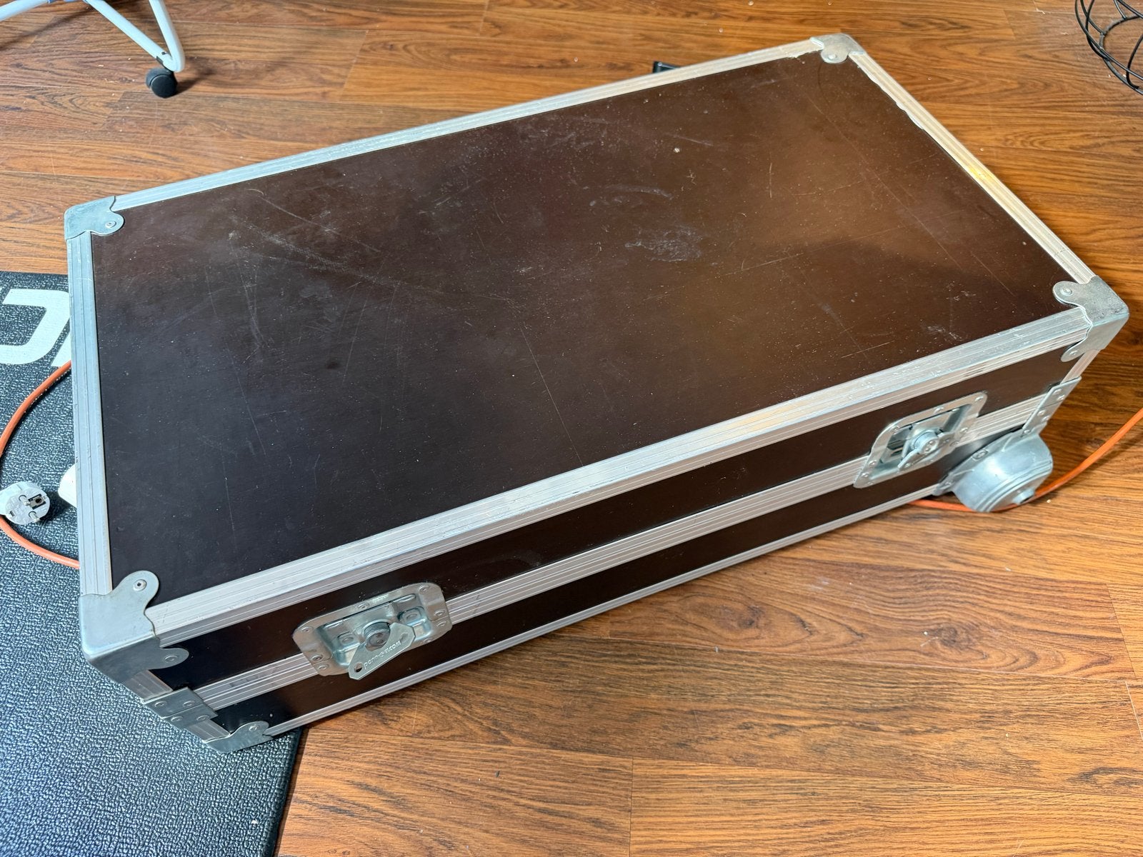 Flightcase met wielen en dubbele bodem, Ophalen, Gebruikt, Elektrische gitaar, Flightcase