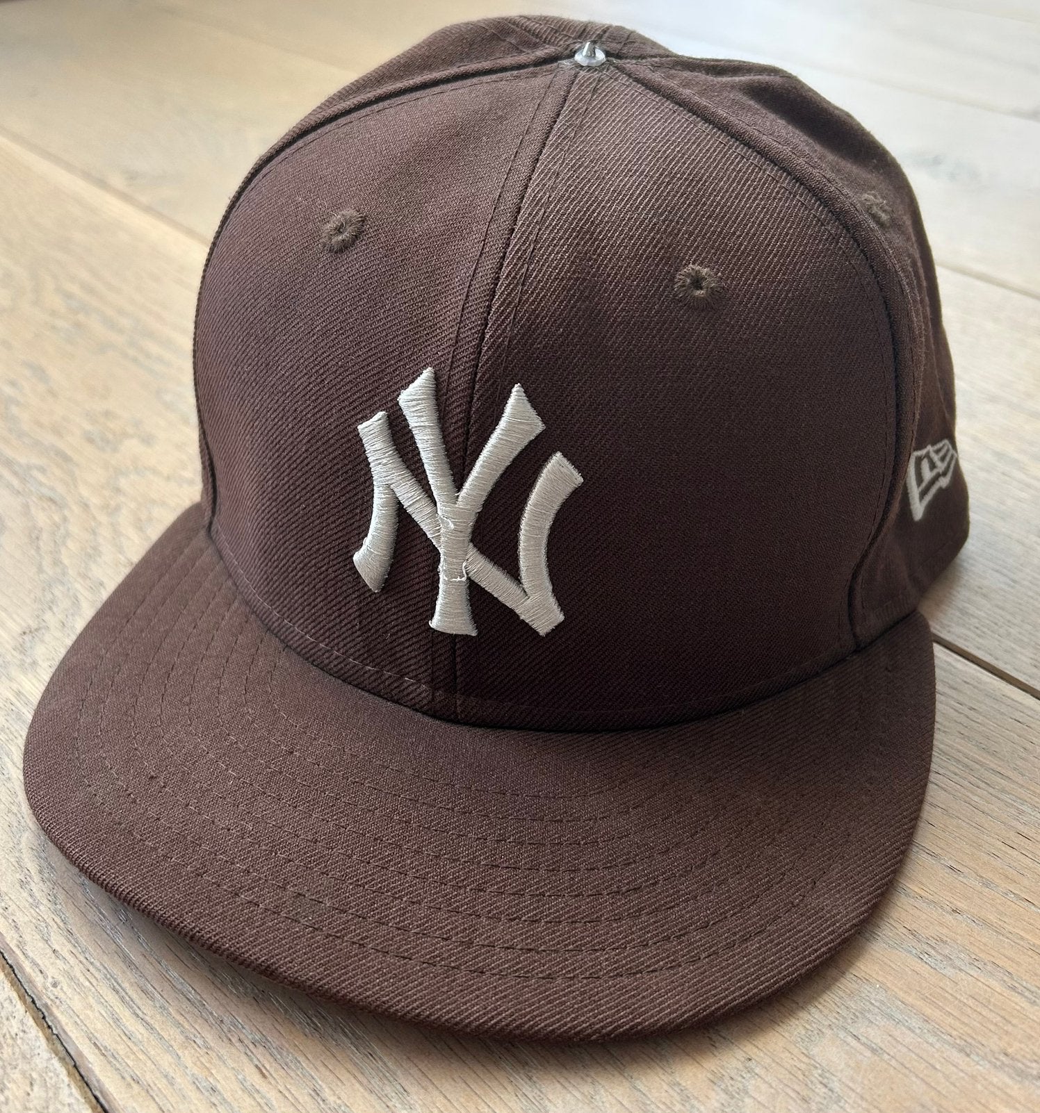 New Era NEW YORK YANKEES pet bruin, Kleding | Heren, Hoeden en Petten, Ophalen of Verzenden, Gedragen, 58 of 59 cm (L, 7¼ of ⅜ inch)